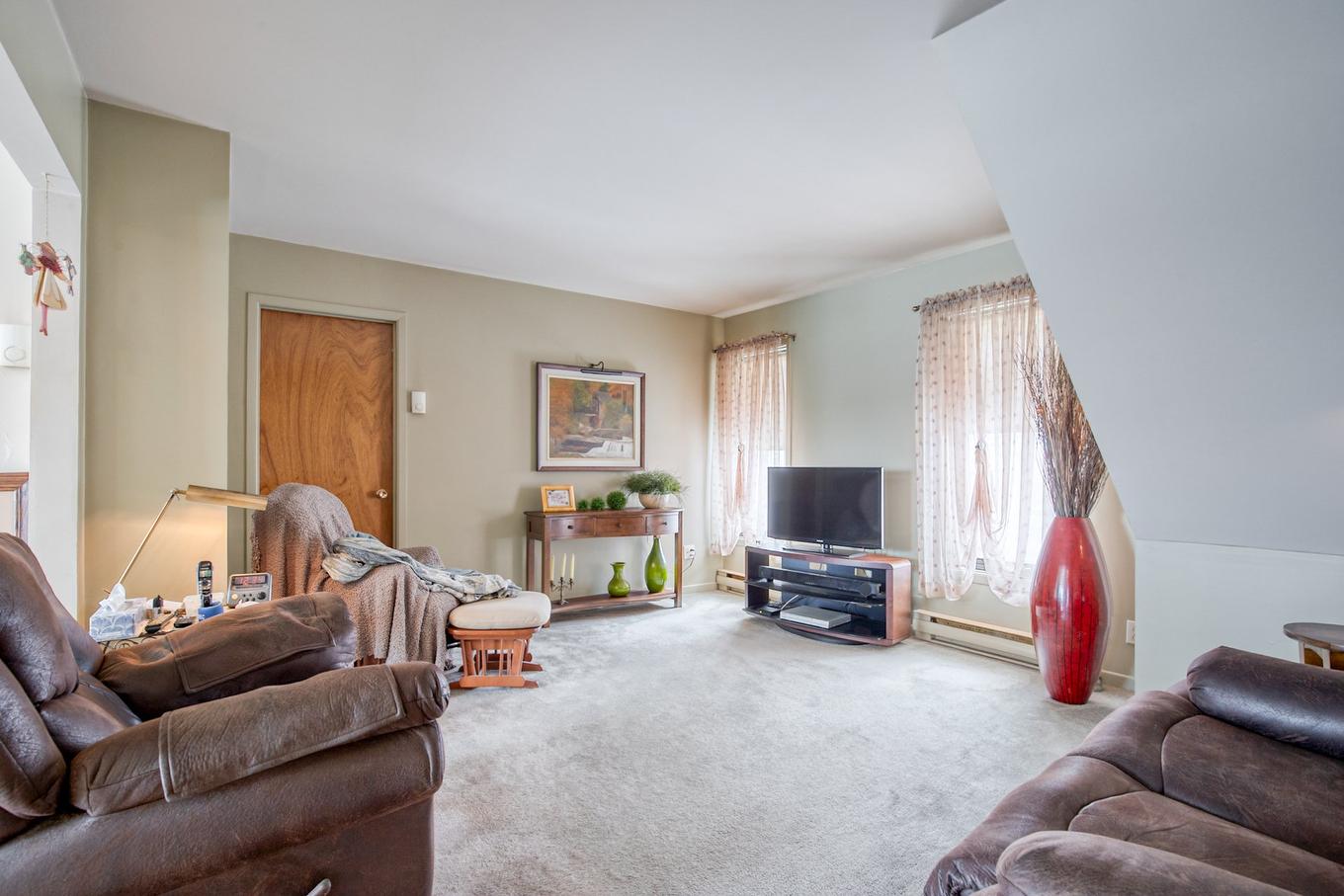 Other - 5925Z - 5935Z Rue Frontenac, Saint-Hyacinthe, QC - Indoor Photo Showing Living Room