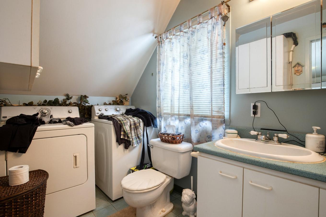 Bathroom - 5925Z - 5935Z Rue Frontenac, Saint-Hyacinthe, QC - Indoor