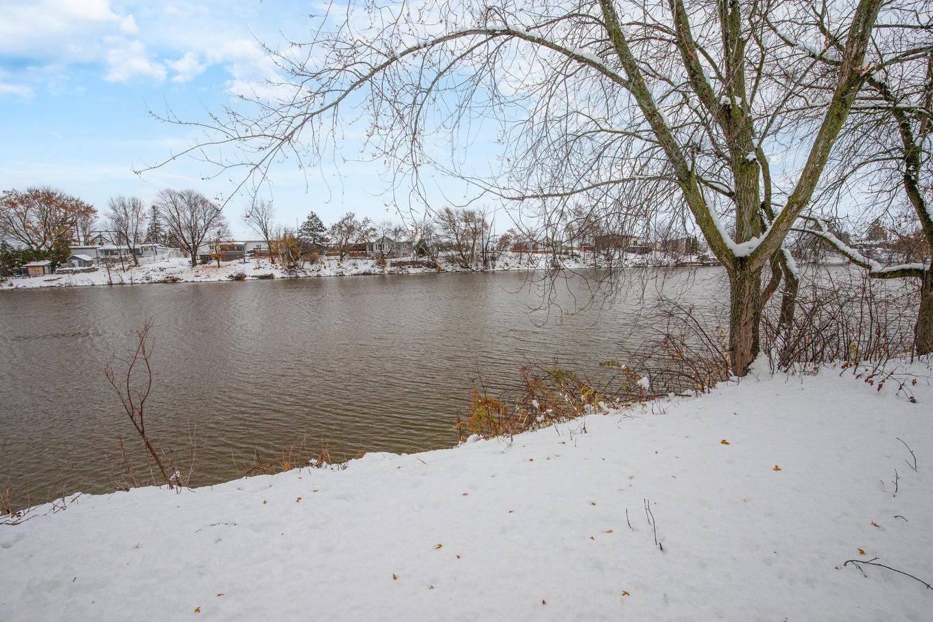 Waterfront - 5925Z - 5935Z Rue Frontenac, Saint-Hyacinthe, QC - Outdoor With View