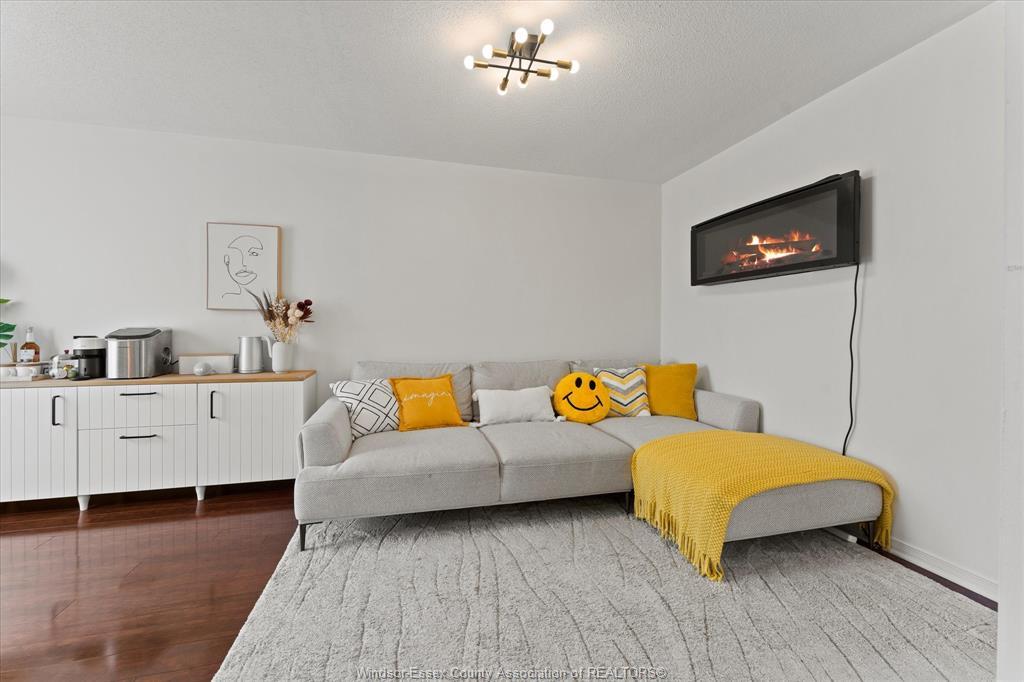 4241 Pioneer Avenue, Windsor, ON