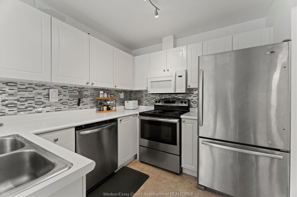 4241 Pioneer Avenue, Windsor, ON