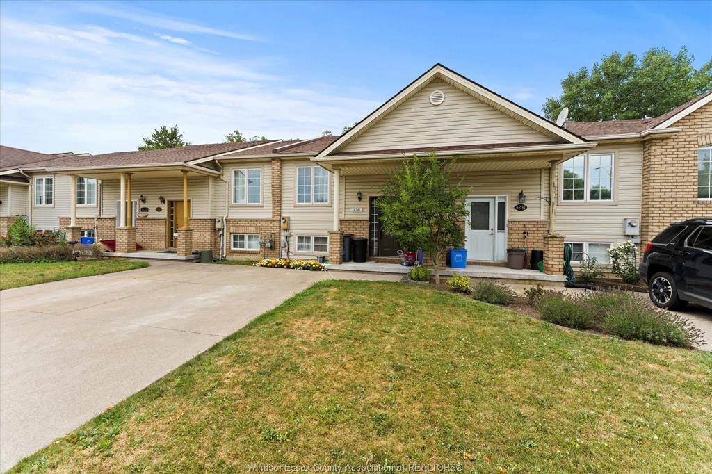 4241 Pioneer Avenue, Windsor, ON