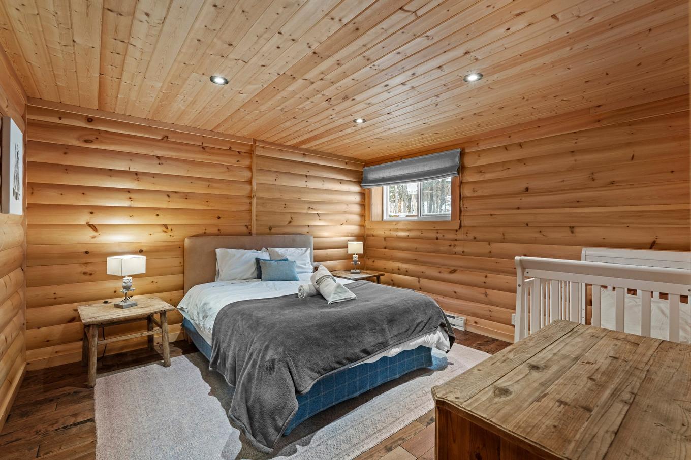 Chambre à coucher - 147 Ch. Du Pavillon-Kanata, Amherst, QC - Indoor Photo Showing Bedroom