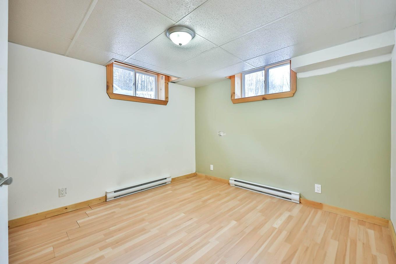 Bedroom - 405 Ch. De La Rivière-Blanche, Mayo, QC - Indoor Photo Showing Other Room