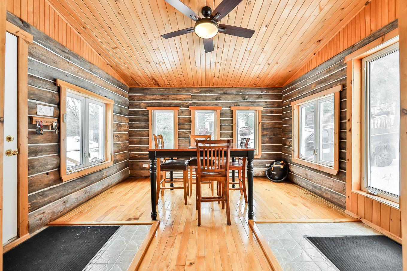 Dining room - 405 Ch. De La Rivière-Blanche, Mayo, QC - Indoor