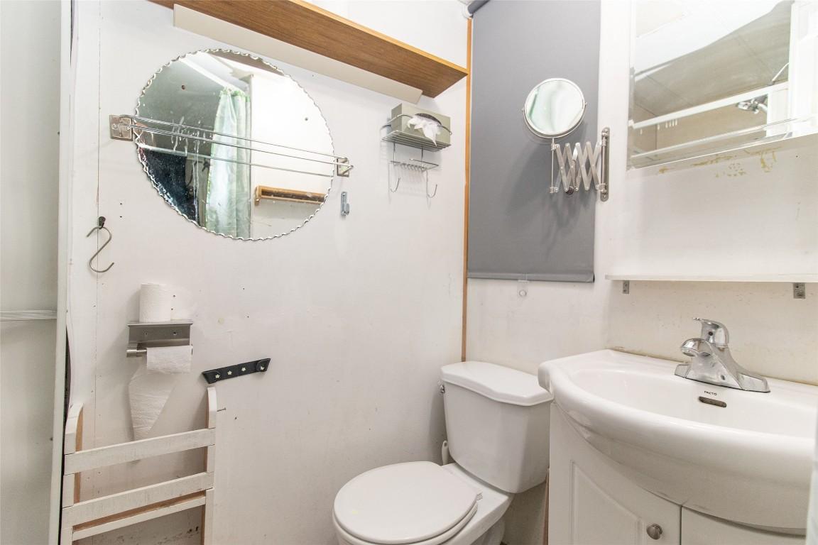 39-3745 Lakeshore Road, Kelowna, BC