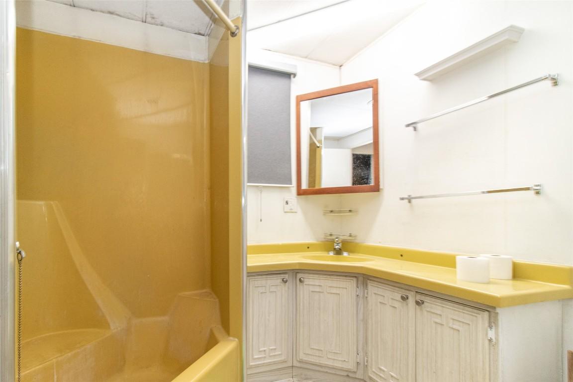 39-3745 Lakeshore Road, Kelowna, BC