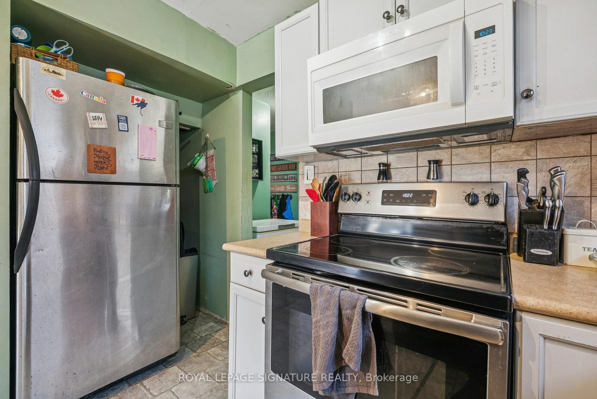 353 Hollywood Drive, Georgina, ON - Indoor Photo Showing Kitchen