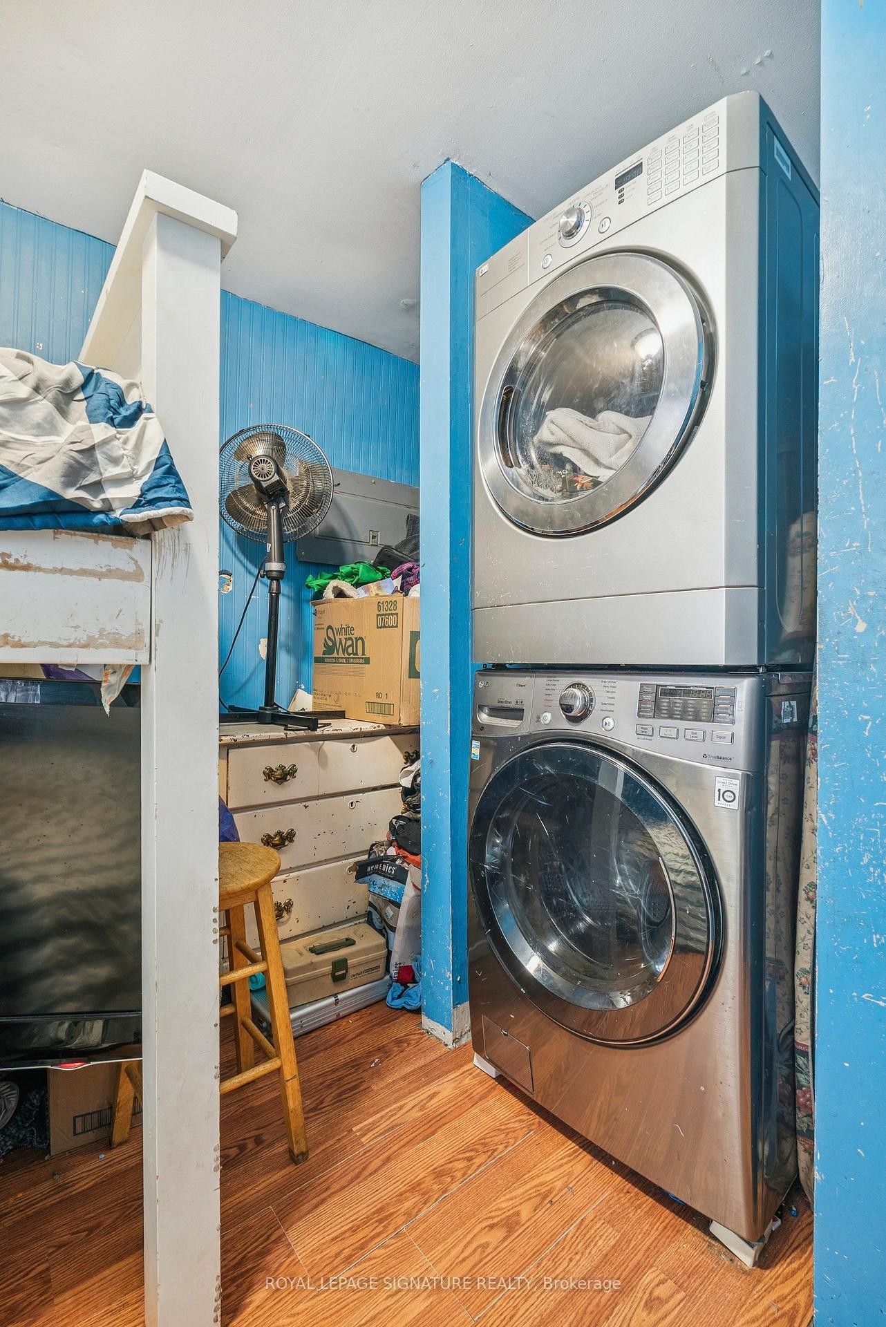 353 Hollywood Drive, Georgina, ON - Indoor Photo Showing Laundry Room