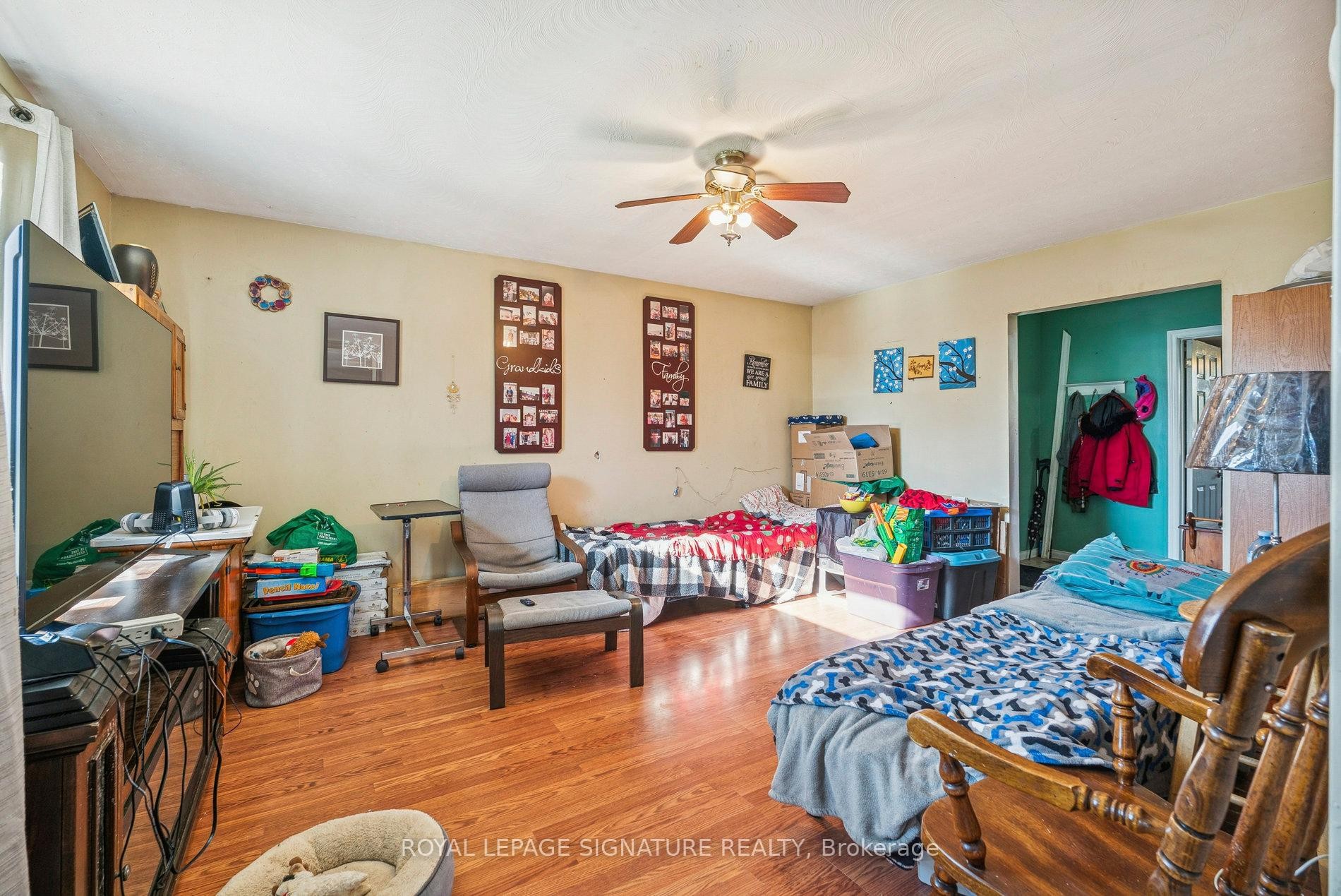 353 Hollywood Drive, Georgina, ON - Indoor Photo Showing Bedroom