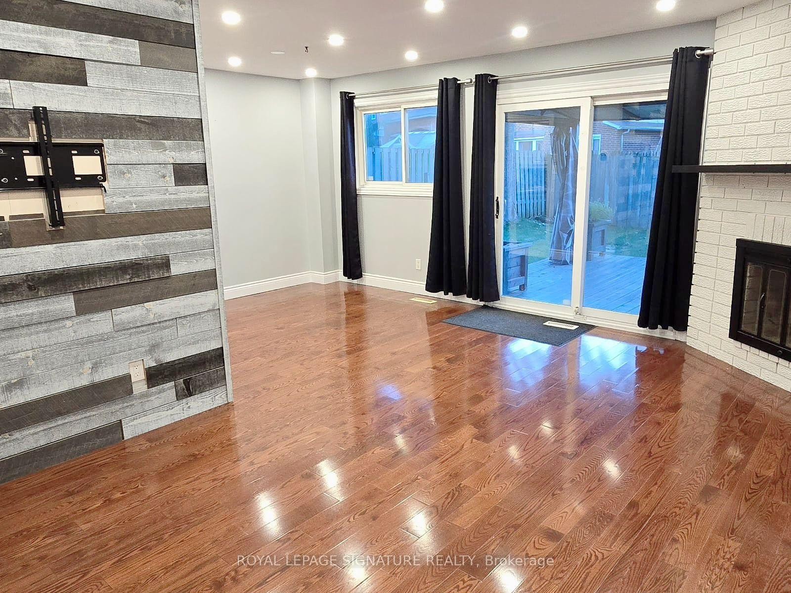 Upper-76 Crenshaw Court, Brampton, ON - Indoor Photo Showing Other Room