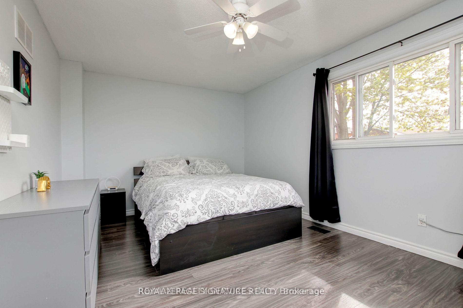 Upper-76 Crenshaw Court, Brampton, ON - Indoor Photo Showing Bedroom