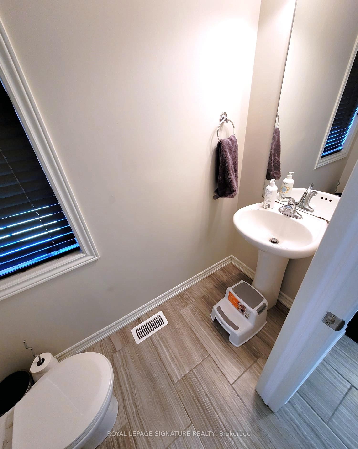 78 Pettitt Drive, Guelph, ON - Indoor Photo Showing Bathroom