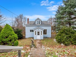 79 Poyntz Street Penetanguishene, ON L9M 1N9