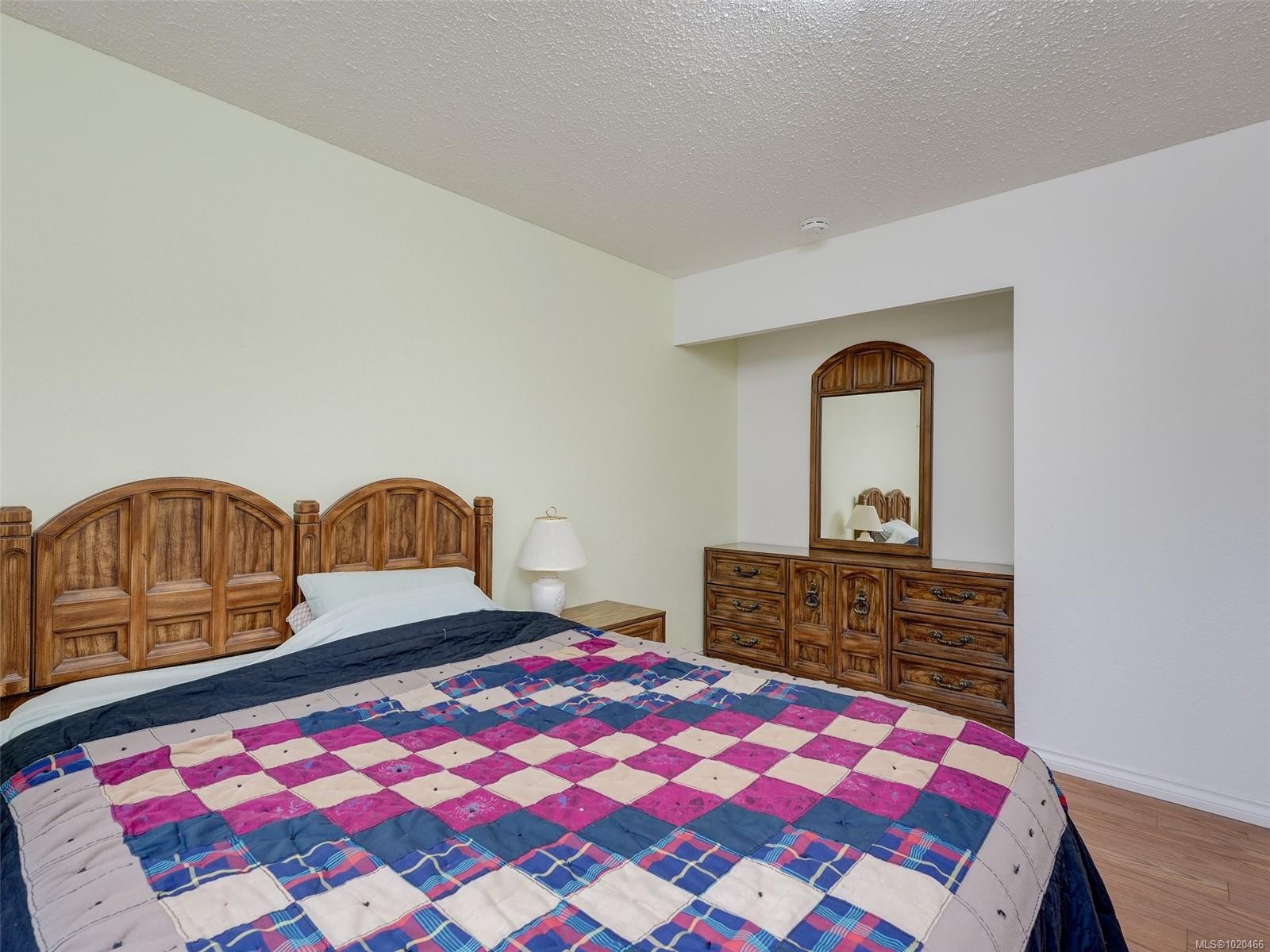 105-2610 Graham St, Victoria, BC - Indoor Photo Showing Bedroom