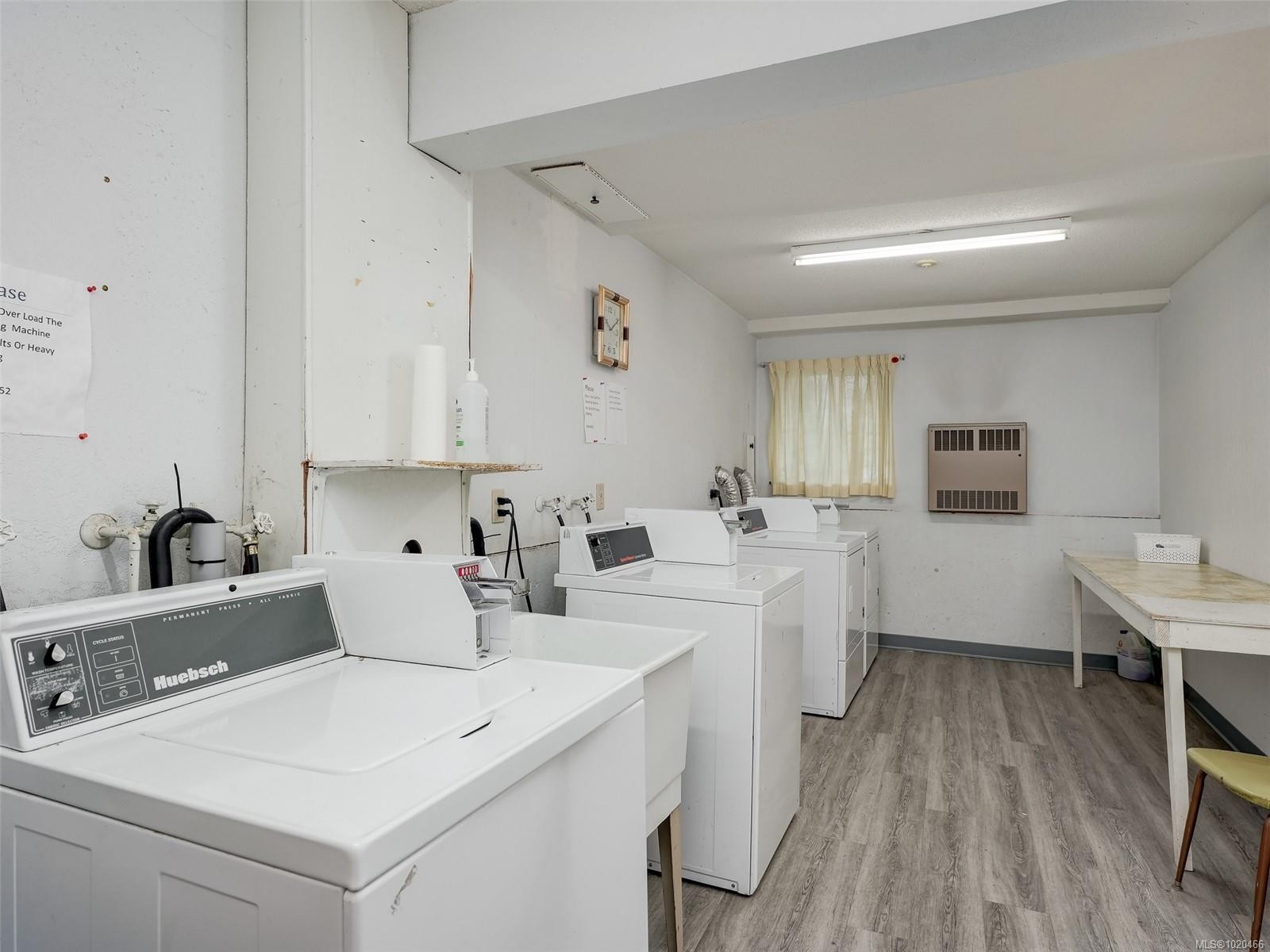 105-2610 Graham St, Victoria, BC - Indoor Photo Showing Laundry Room