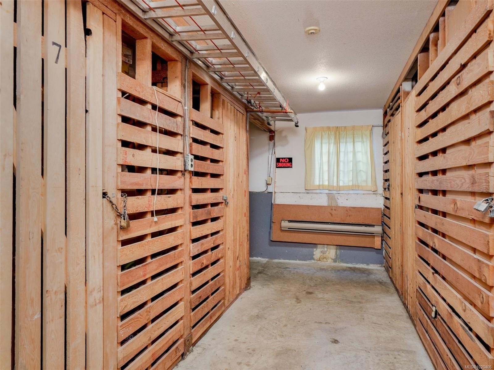 105-2610 Graham St, Victoria, BC - Indoor Photo Showing Other Room