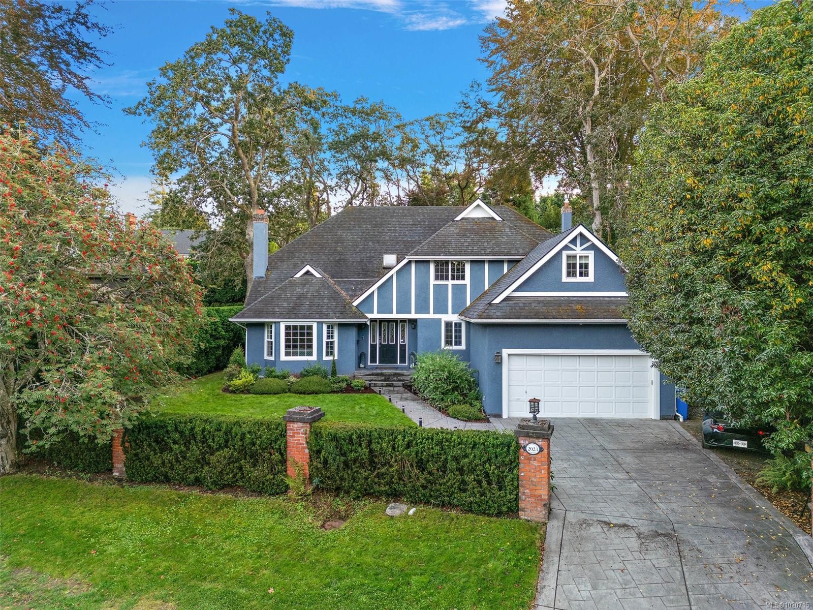 2023 Runnymede Ave, Oak Bay, BC