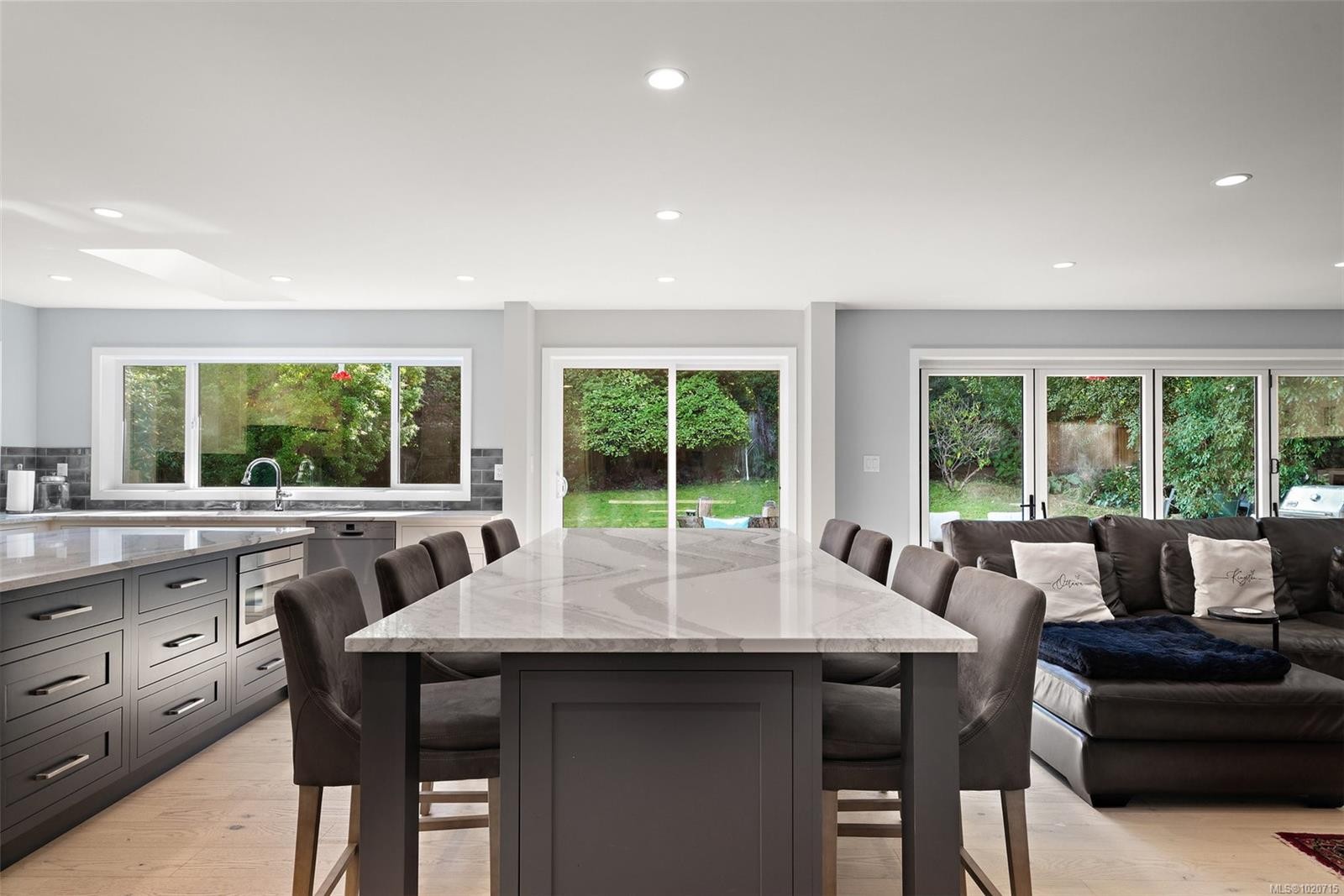 2023 Runnymede Ave, Oak Bay, BC