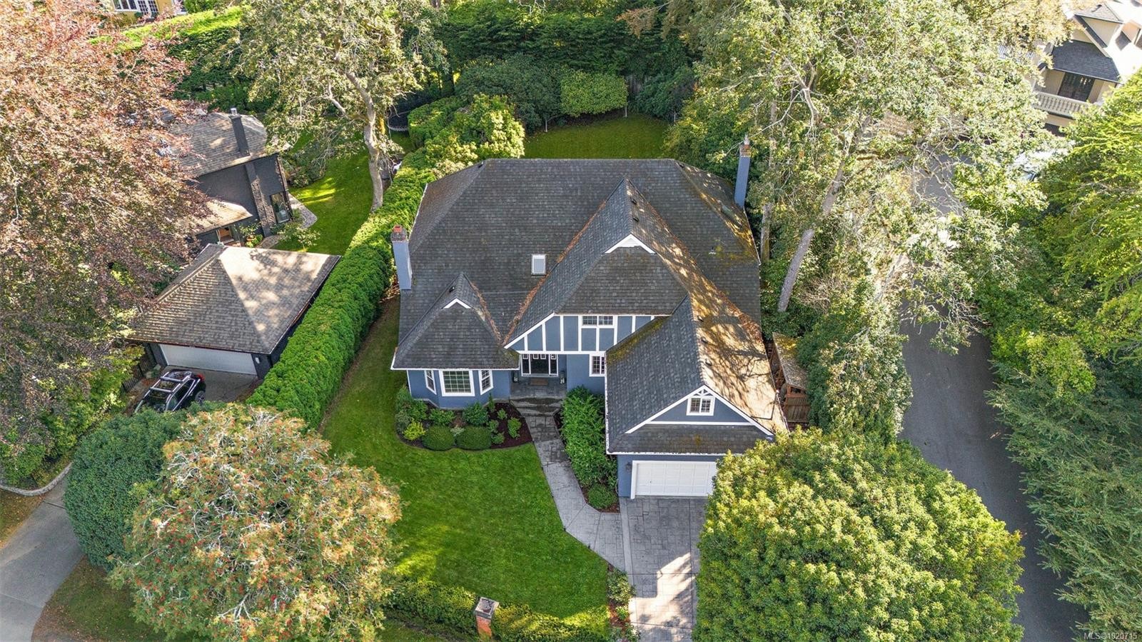 2023 Runnymede Ave, Oak Bay, BC