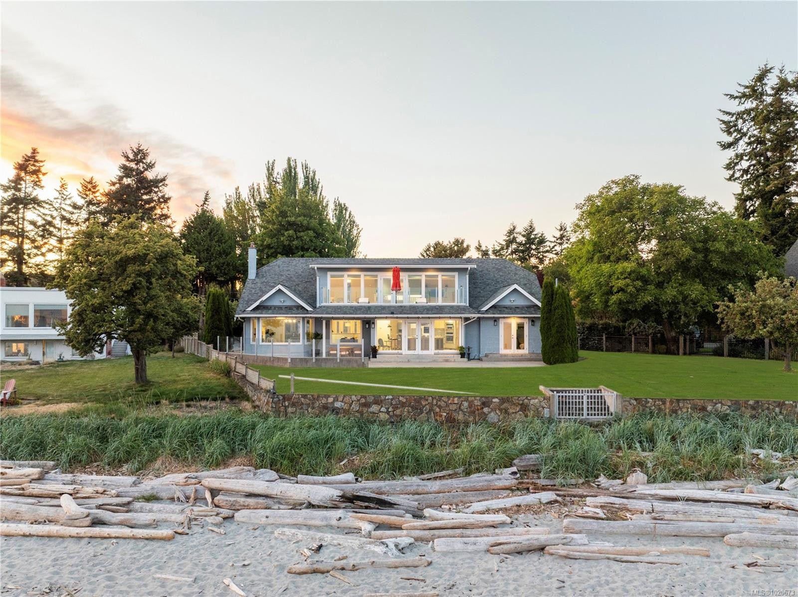 3905B Cadboro Bay Rd, Saanich, BC