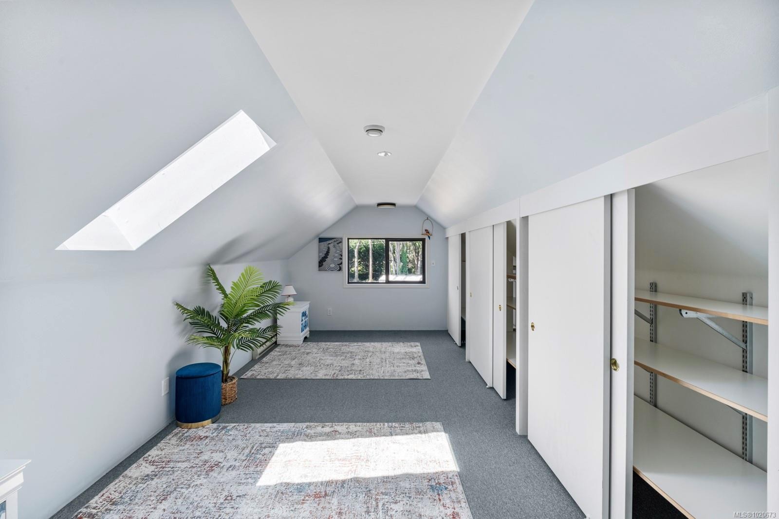 3905B Cadboro Bay Rd, Saanich, BC