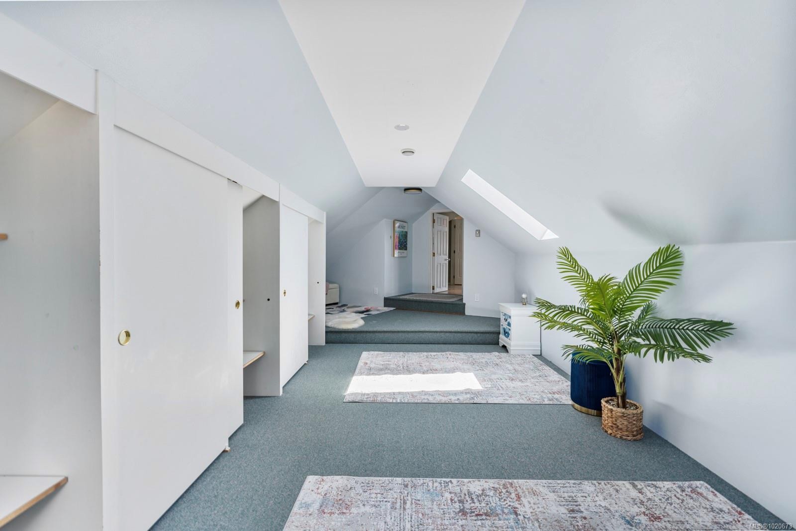 3905B Cadboro Bay Rd, Saanich, BC