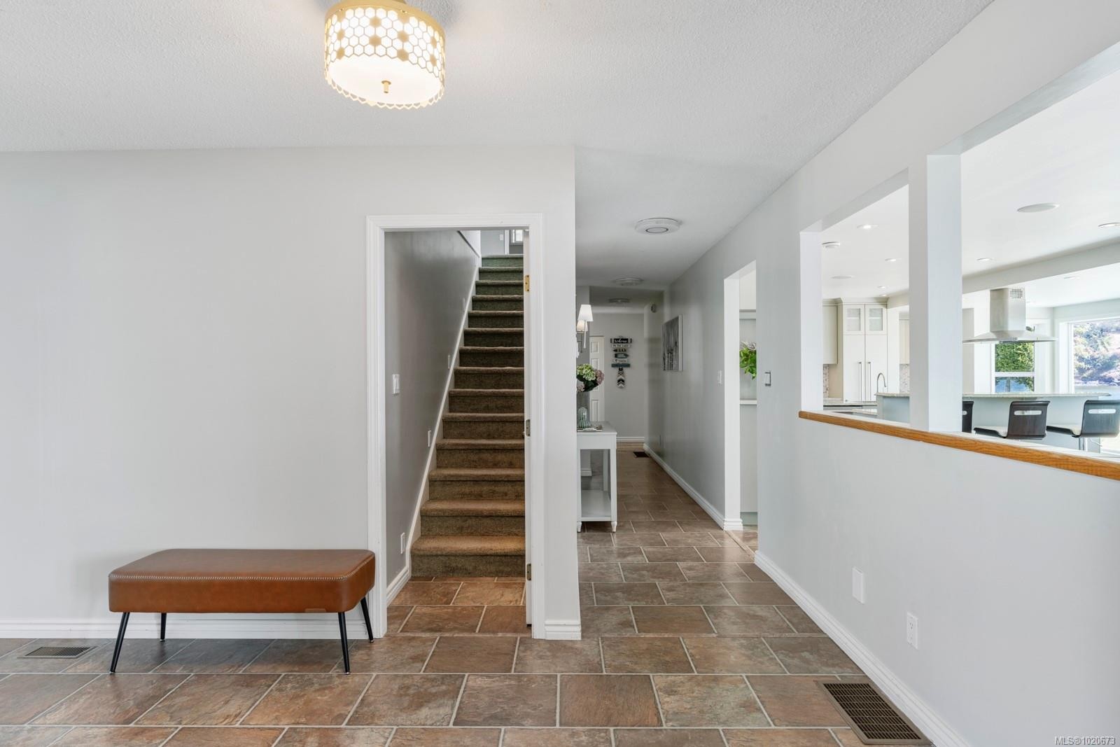 3905B Cadboro Bay Rd, Saanich, BC