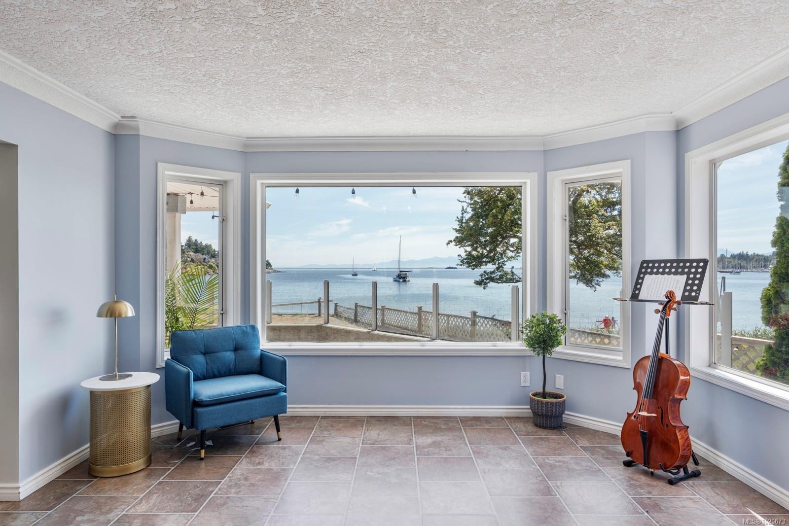 3905B Cadboro Bay Rd, Saanich, BC