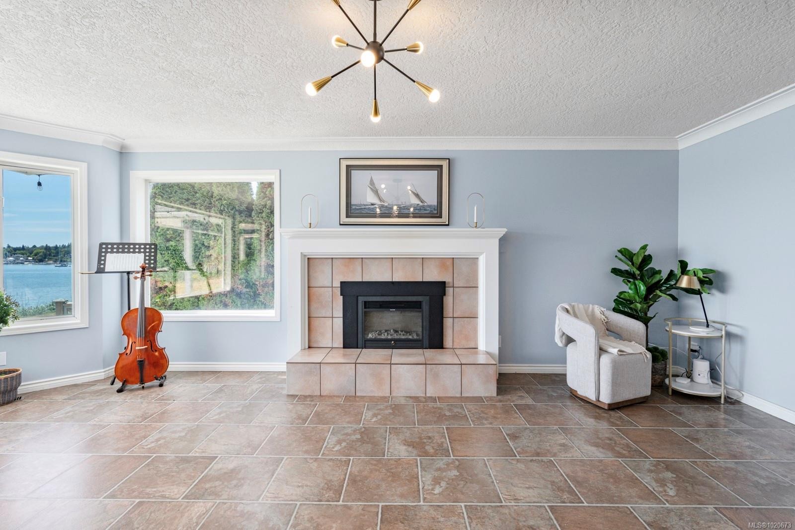 3905B Cadboro Bay Rd, Saanich, BC