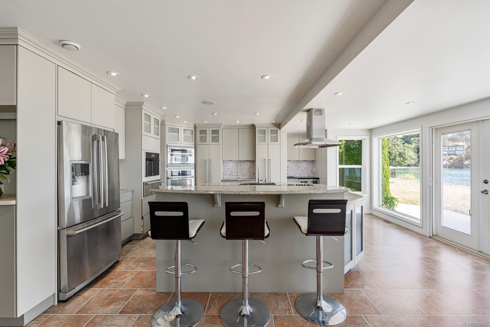 3905B Cadboro Bay Rd, Saanich, BC