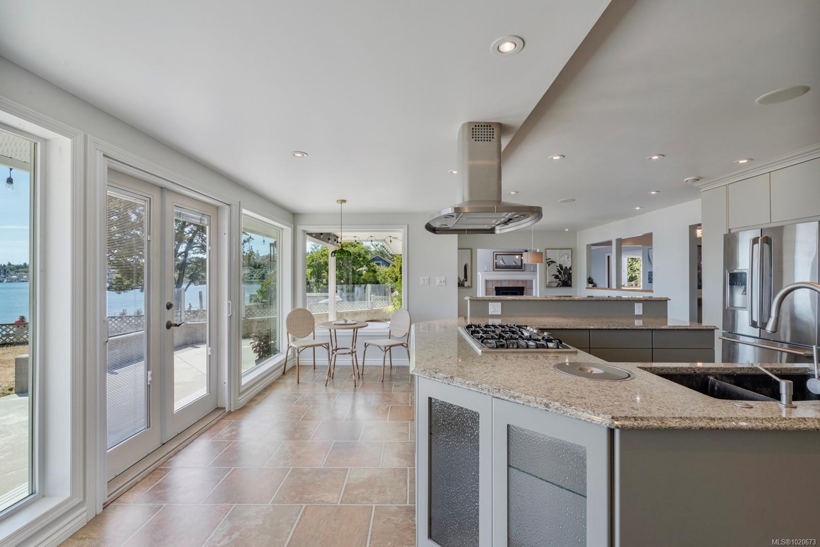 3905B Cadboro Bay Rd, Saanich, BC