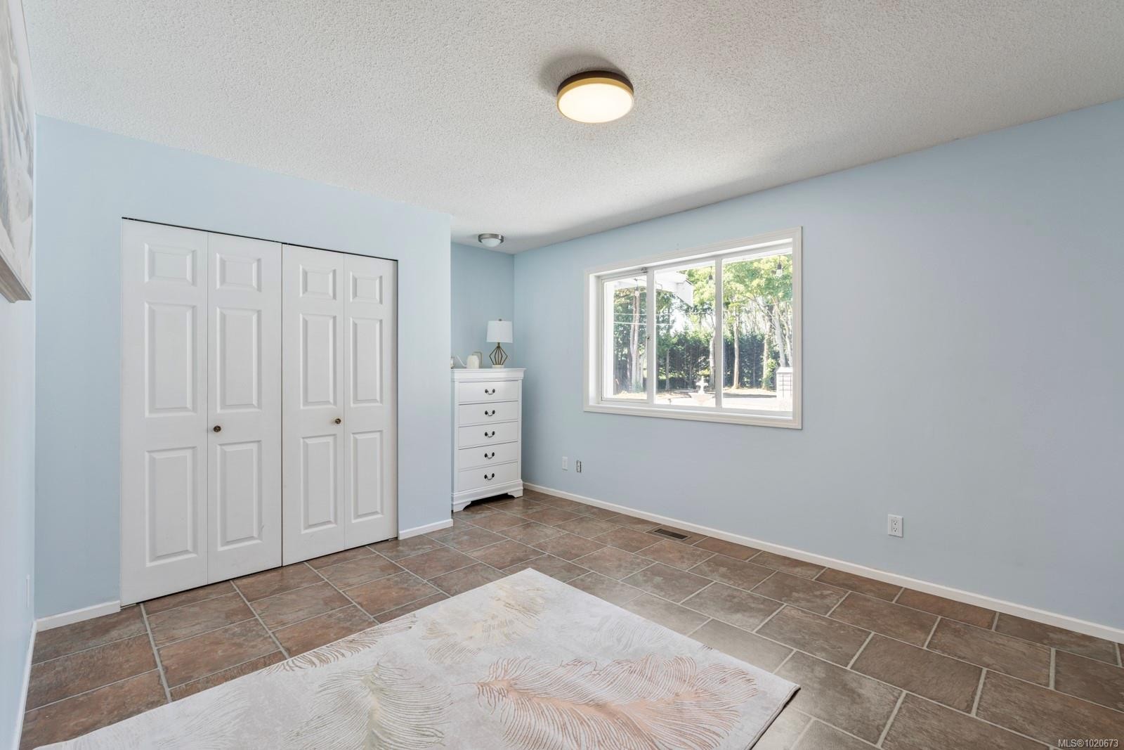 3905B Cadboro Bay Rd, Saanich, BC