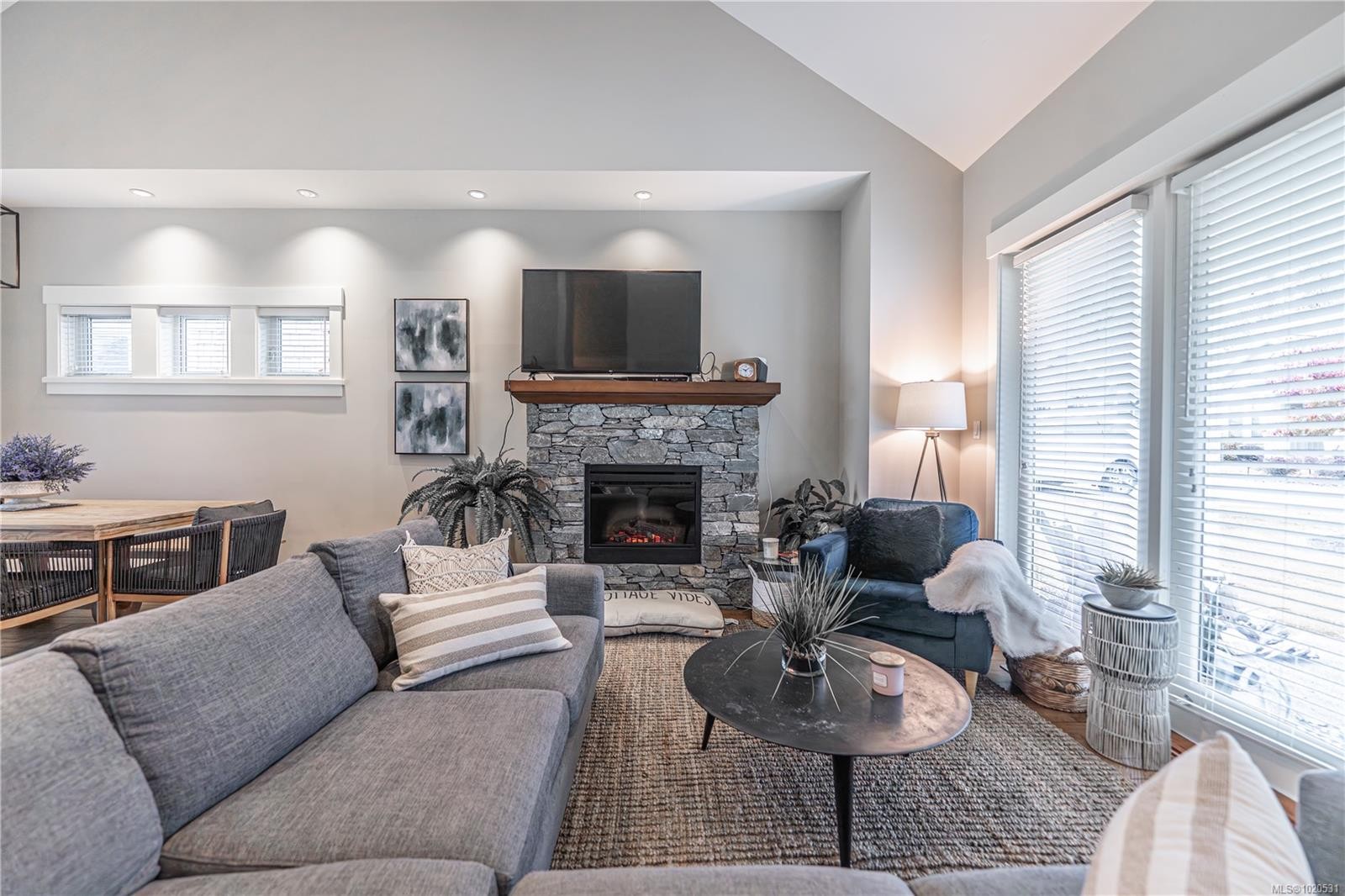 15-5251 Island Hwy West, Qualicum Beach, BC