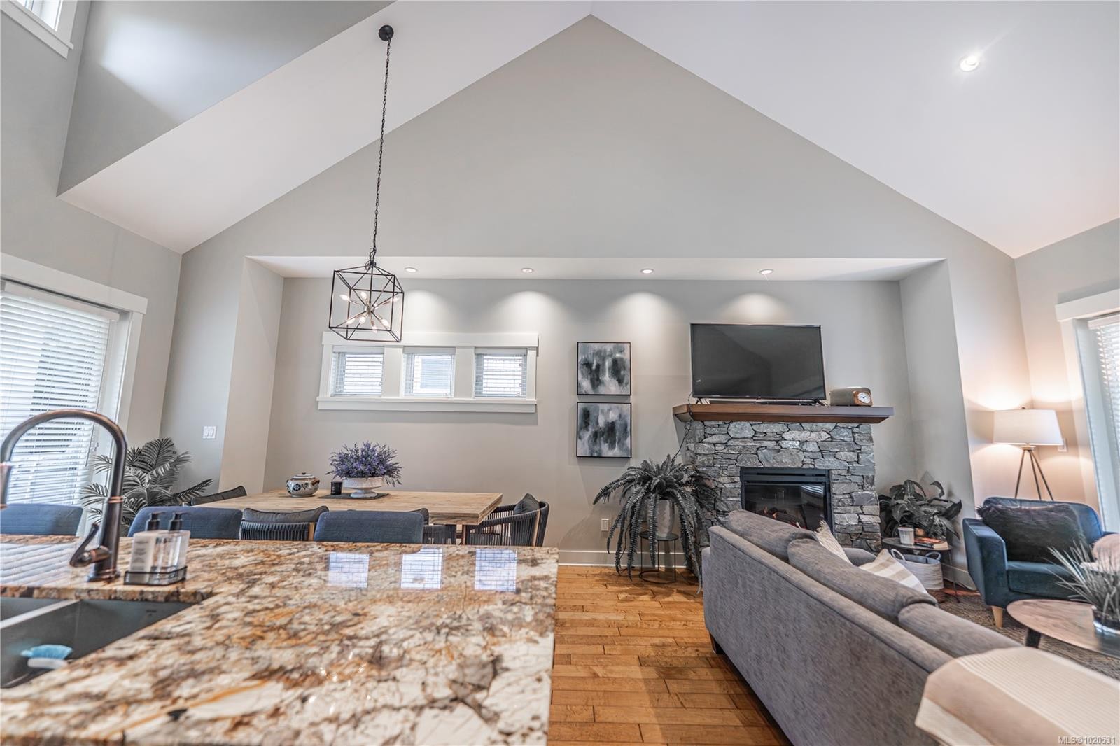 15-5251 Island Hwy West, Qualicum Beach, BC