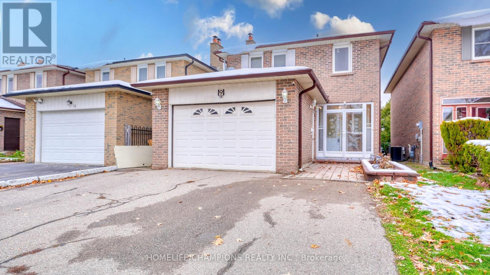 9 Seagrave Crescent, Toronto, ON - Outdoor With Facade