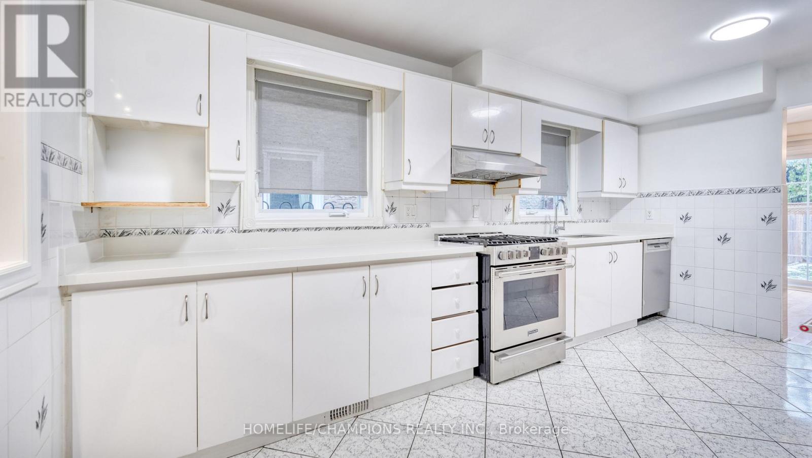 9 Seagrave Crescent, Toronto, ON - Indoor Photo Showing Kitchen