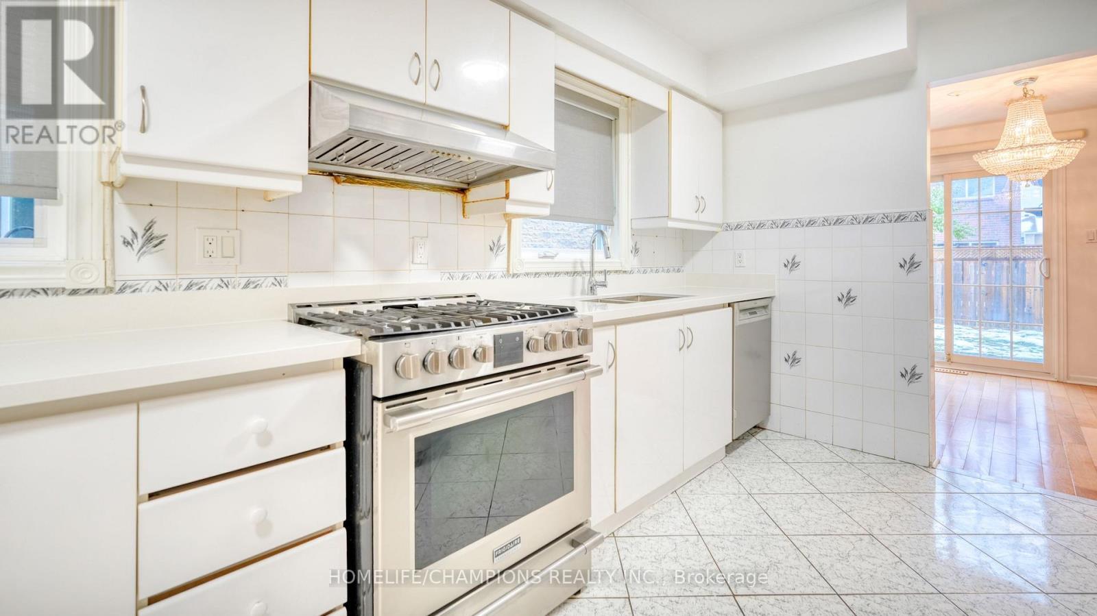 9 Seagrave Crescent, Toronto, ON - Indoor