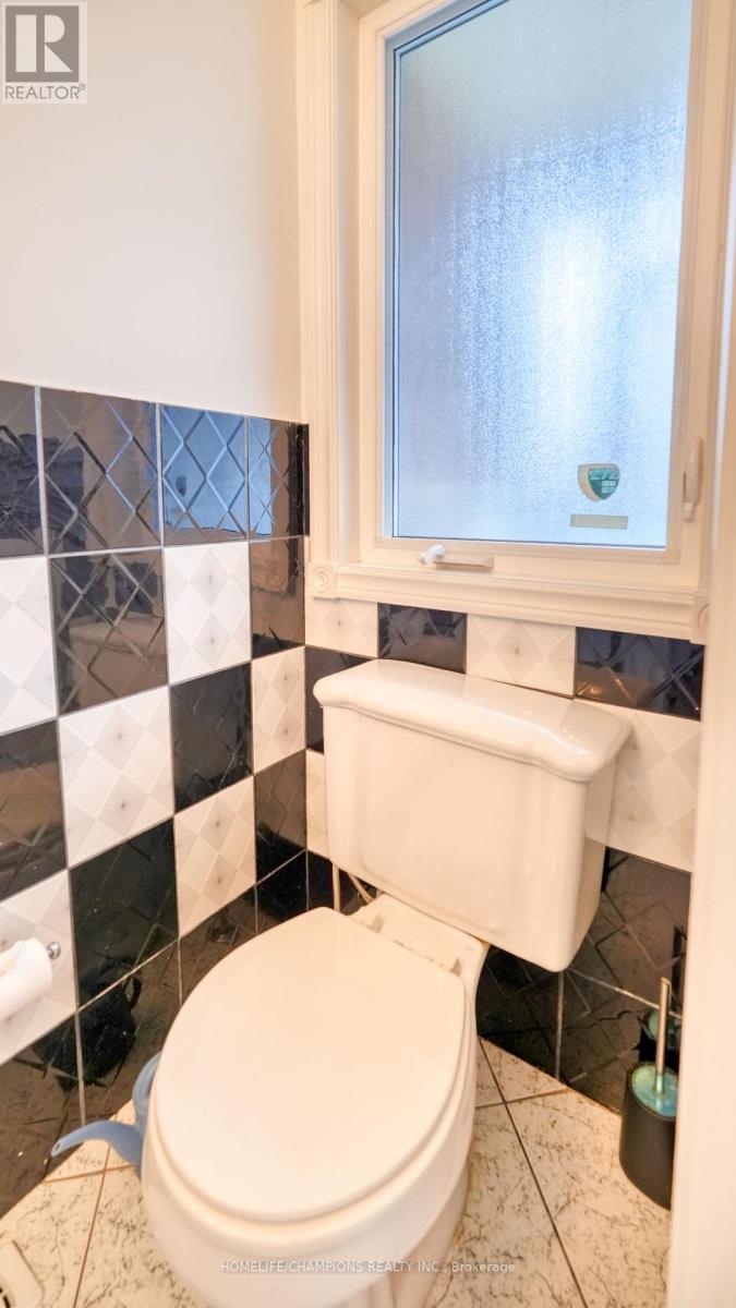 9 Seagrave Crescent, Toronto, ON - Indoor Photo Showing Bathroom
