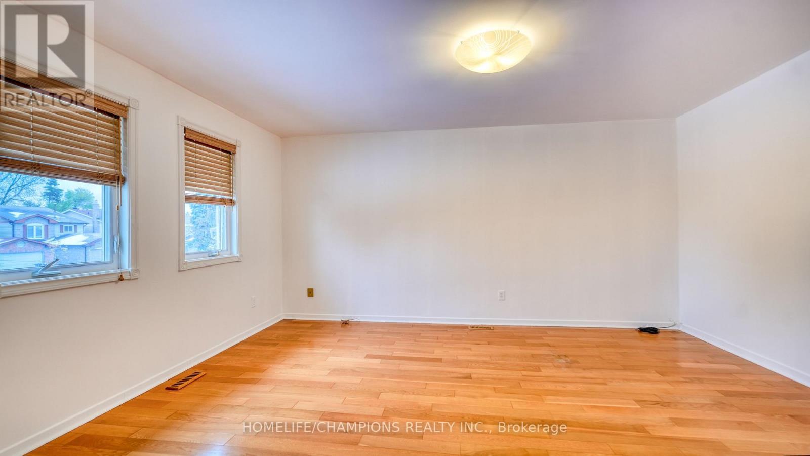 9 Seagrave Crescent, Toronto, ON - Indoor Photo Showing Other Room