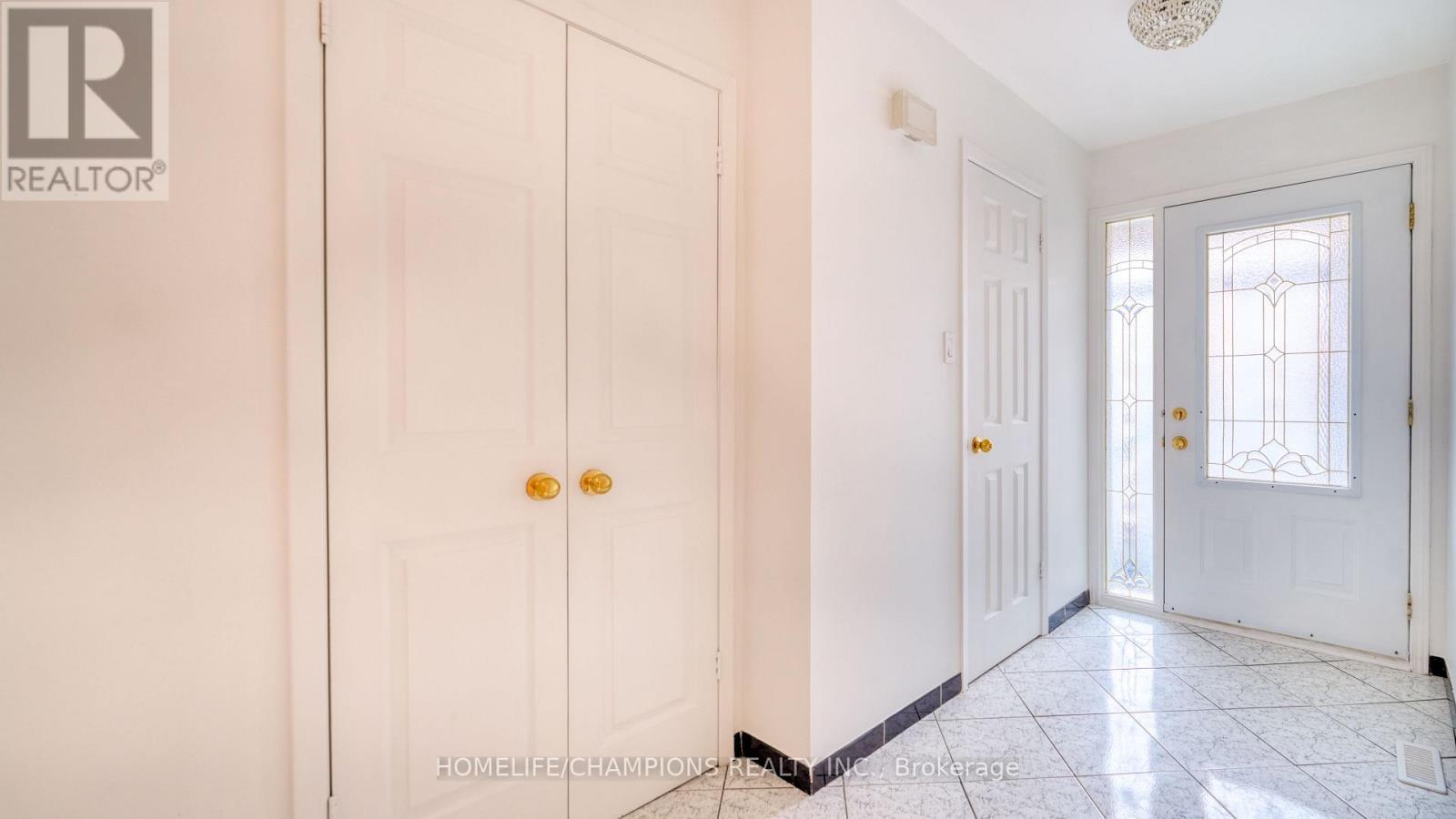 9 Seagrave Crescent, Toronto, ON - Indoor Photo Showing Other Room