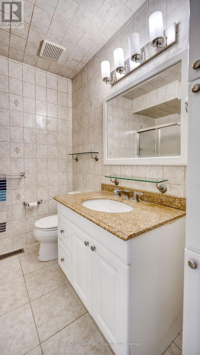 9 Seagrave Crescent, Toronto, ON - Indoor Photo Showing Bathroom
