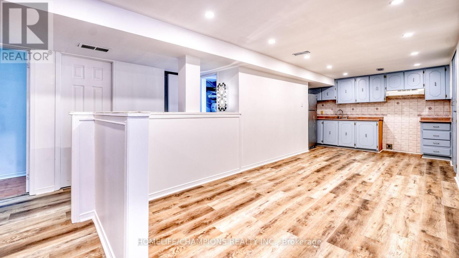 9 Seagrave Crescent, Toronto, ON - Indoor