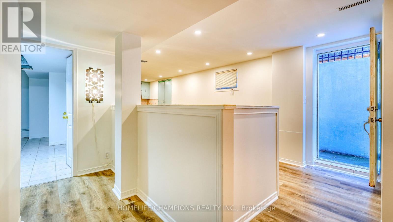 9 Seagrave Crescent, Toronto, ON - Indoor Photo Showing Other Room