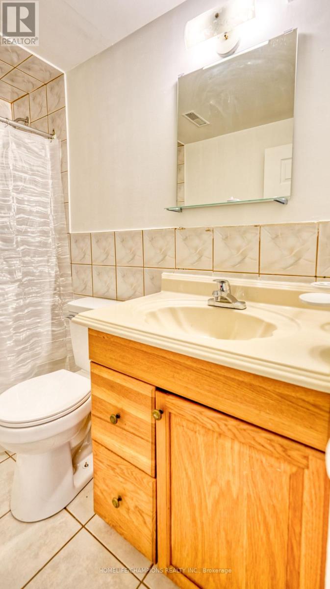 9 Seagrave Crescent, Toronto, ON - Indoor Photo Showing Bathroom