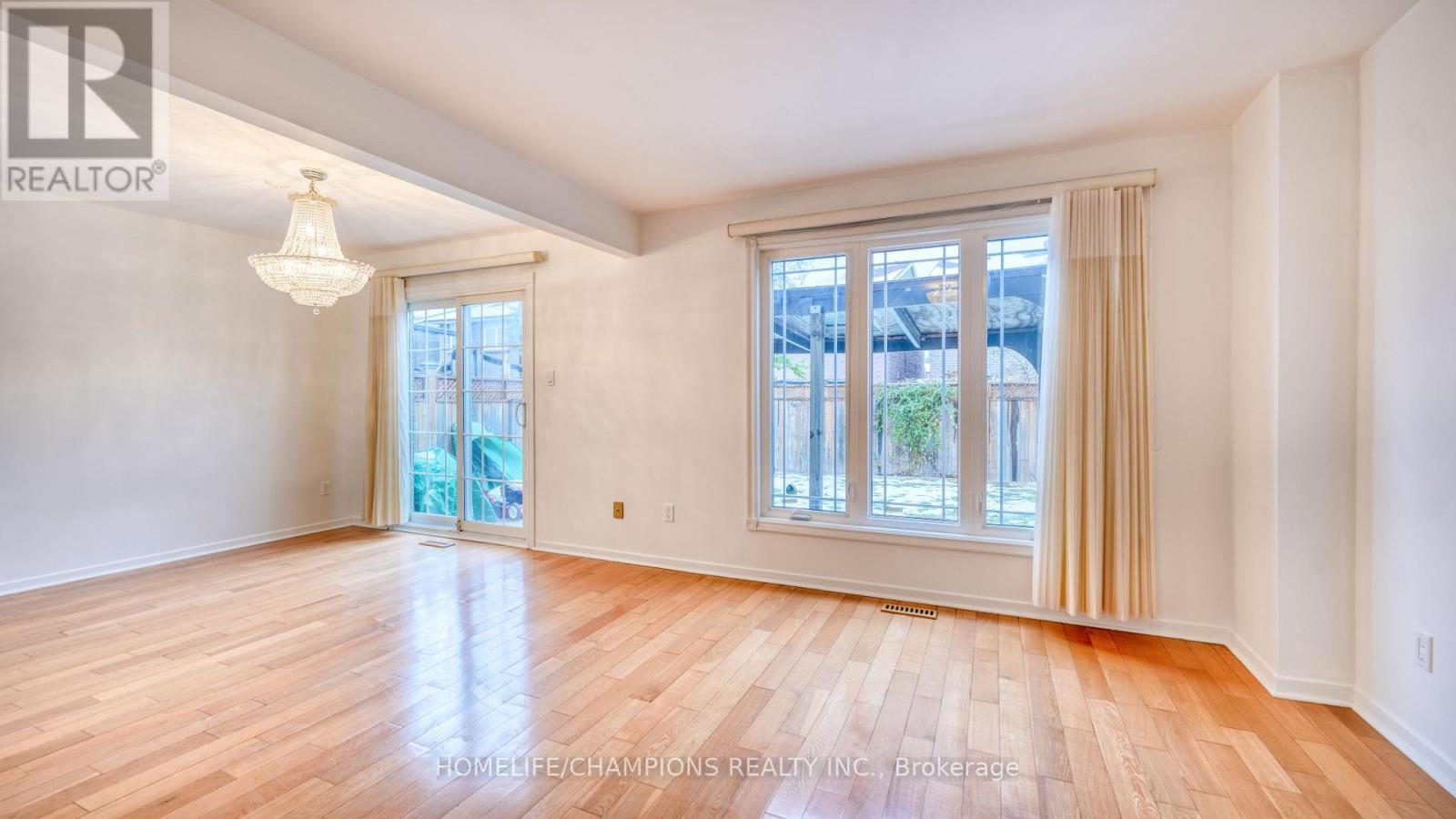 9 Seagrave Crescent, Toronto, ON - Indoor Photo Showing Other Room