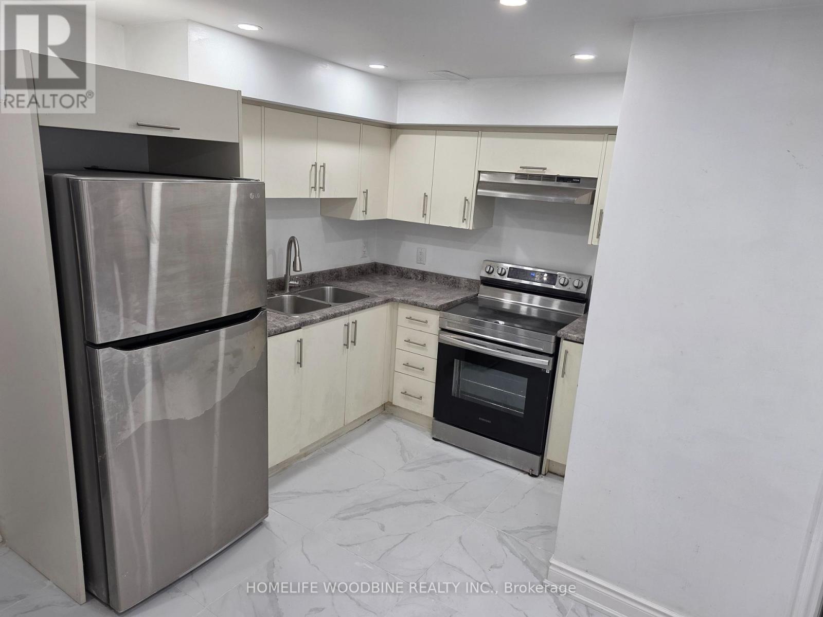 109 Josephine Road, Vaughan, ON - Indoor Photo Showing Kitchen With Stainless Steel Kitchen With Double Sink