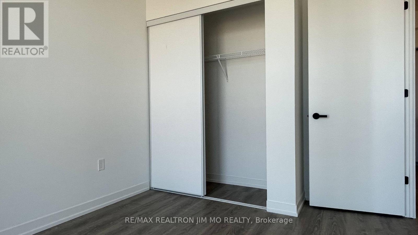 2905 - 8 Interchange Way, Vaughan, ON - Indoor Photo Showing Other Room