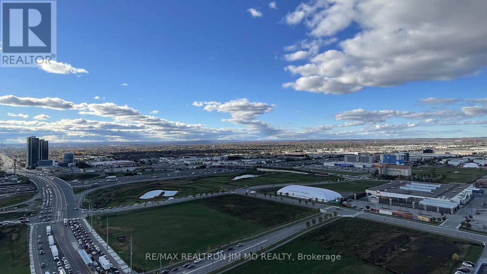 2905 - 8 Interchange Way, Vaughan, ON - Outdoor With View