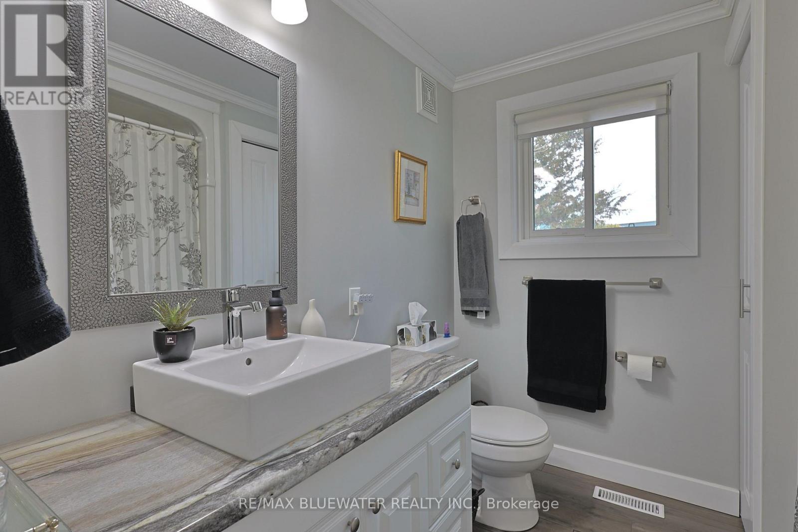 93 Shannon Boulevard, South Huron (Stephen), ON - Indoor Photo Showing Bathroom